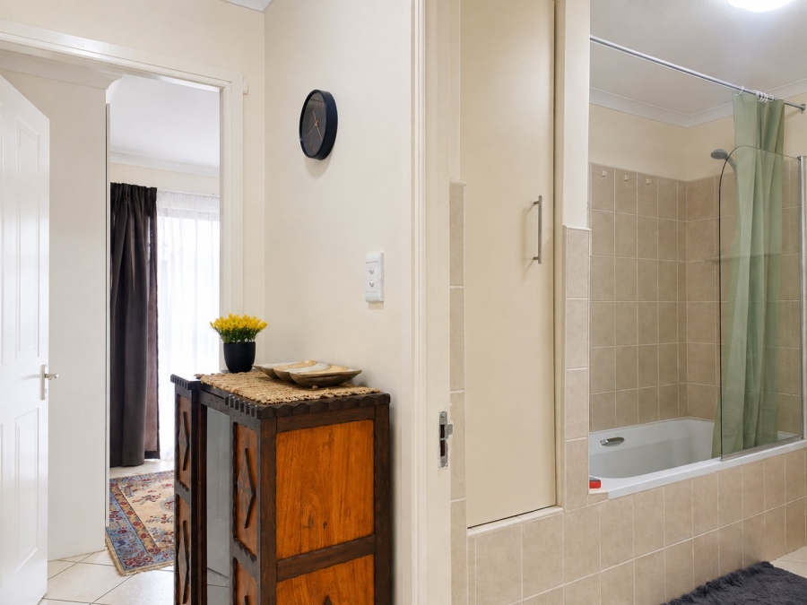 2 Bedroom Property for Sale in Hartenzicht Western Cape